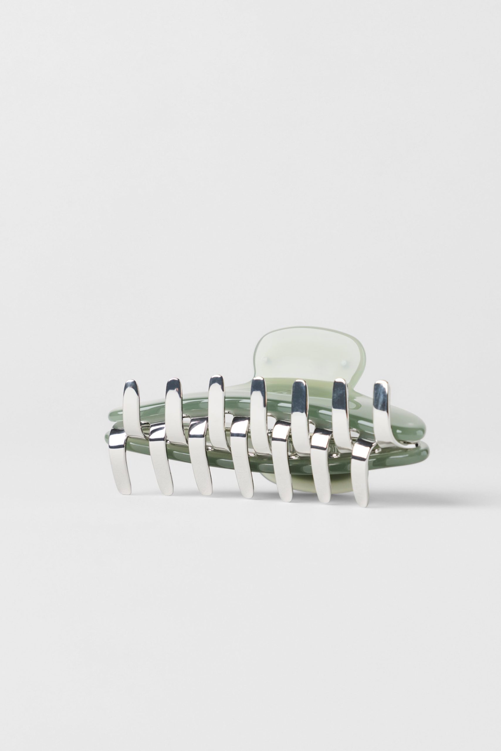 Acrylic Illusion Claw Clip - Dune Grass/Chrome - Image 4