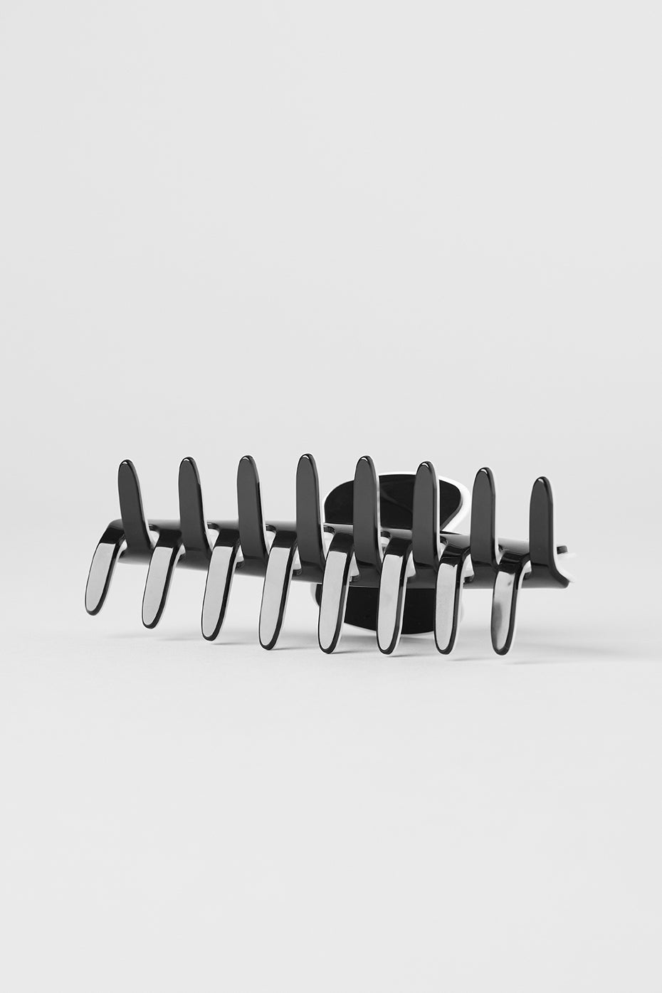 Outline Claw Clip - Black/White - Image 4