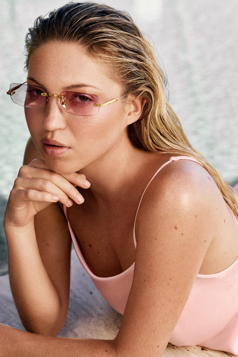 ALO Wire Sunglasses - Gold/Pink Gradient - Image 4