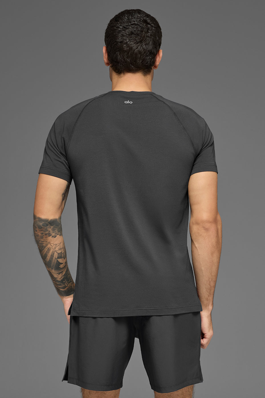 ALO Vapor Crewneck Short Sleeve - Anthracite - Image 3