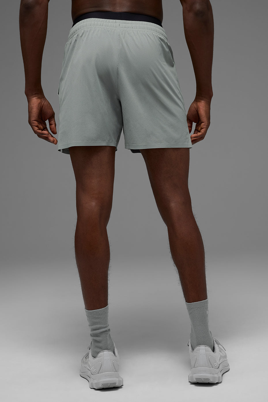 5 Traction Running Short - Lunar Grey - Image 3
