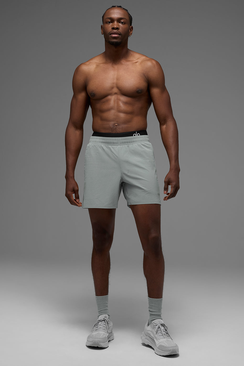 5 Traction Running Short - Lunar Grey - Image 5