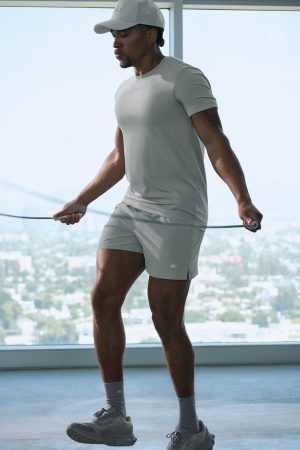 5 Traction Running Short - Lunar Grey