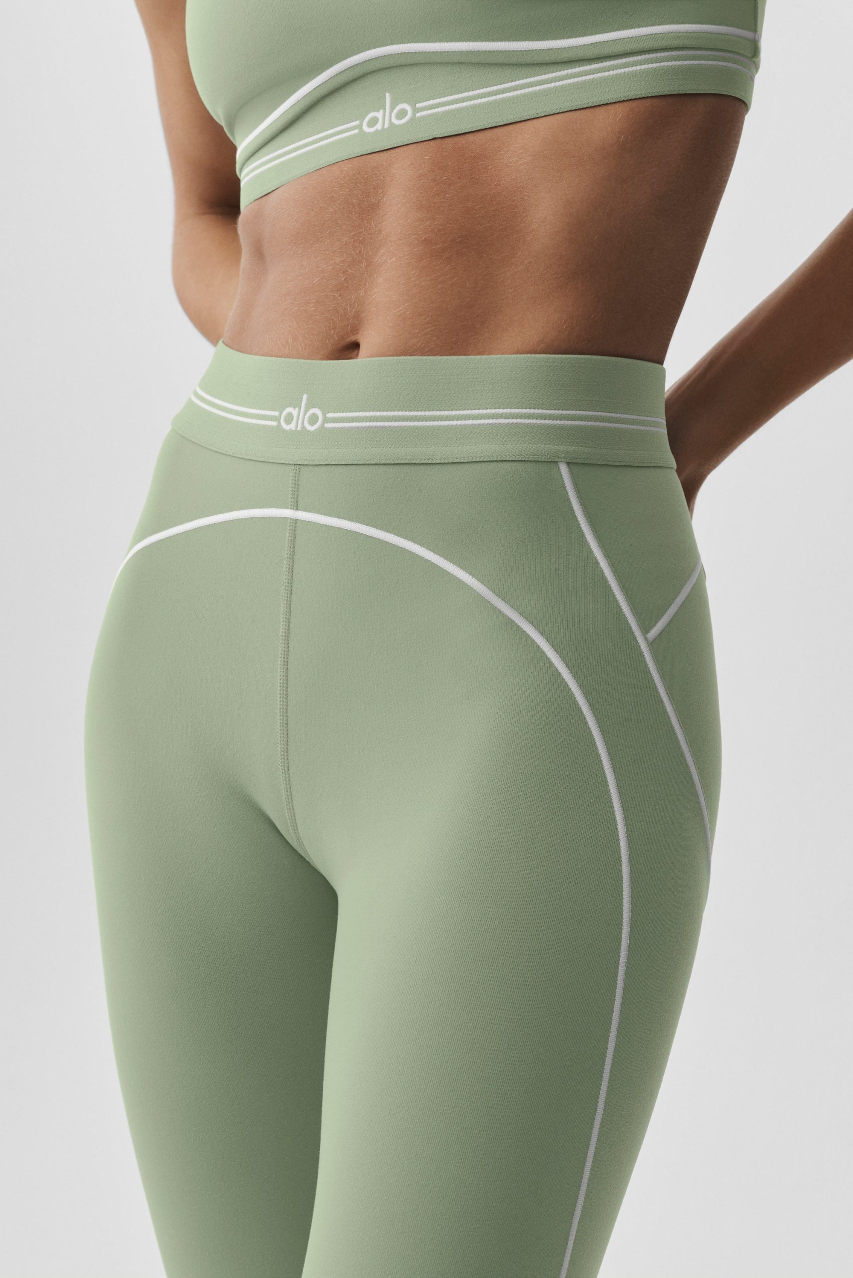 Airbrush High-Waist 7/8 Heart Throb Legging - Dune Grass/White - Image 4