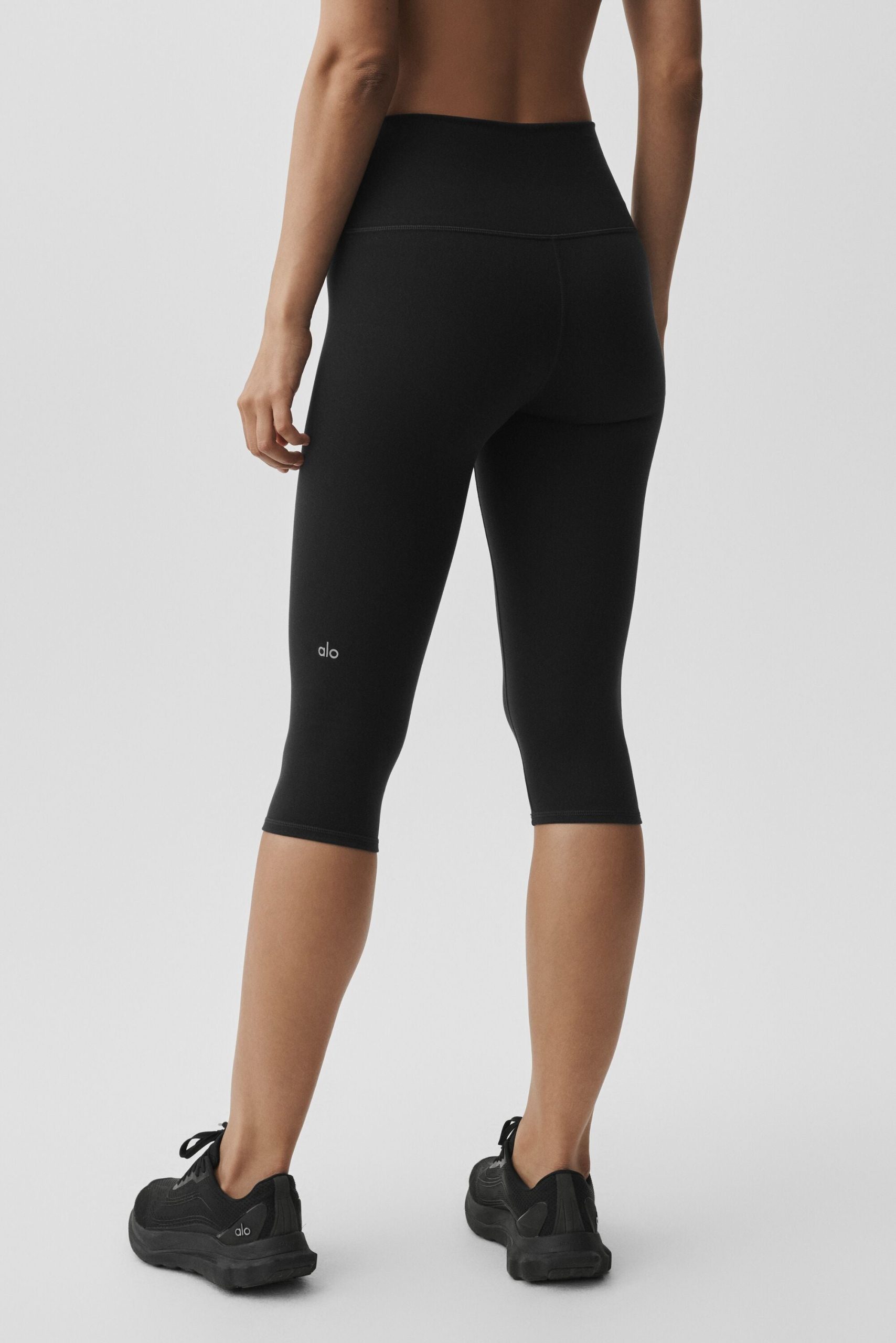 16 High-Waist Airbrush Capri - Black - Image 3