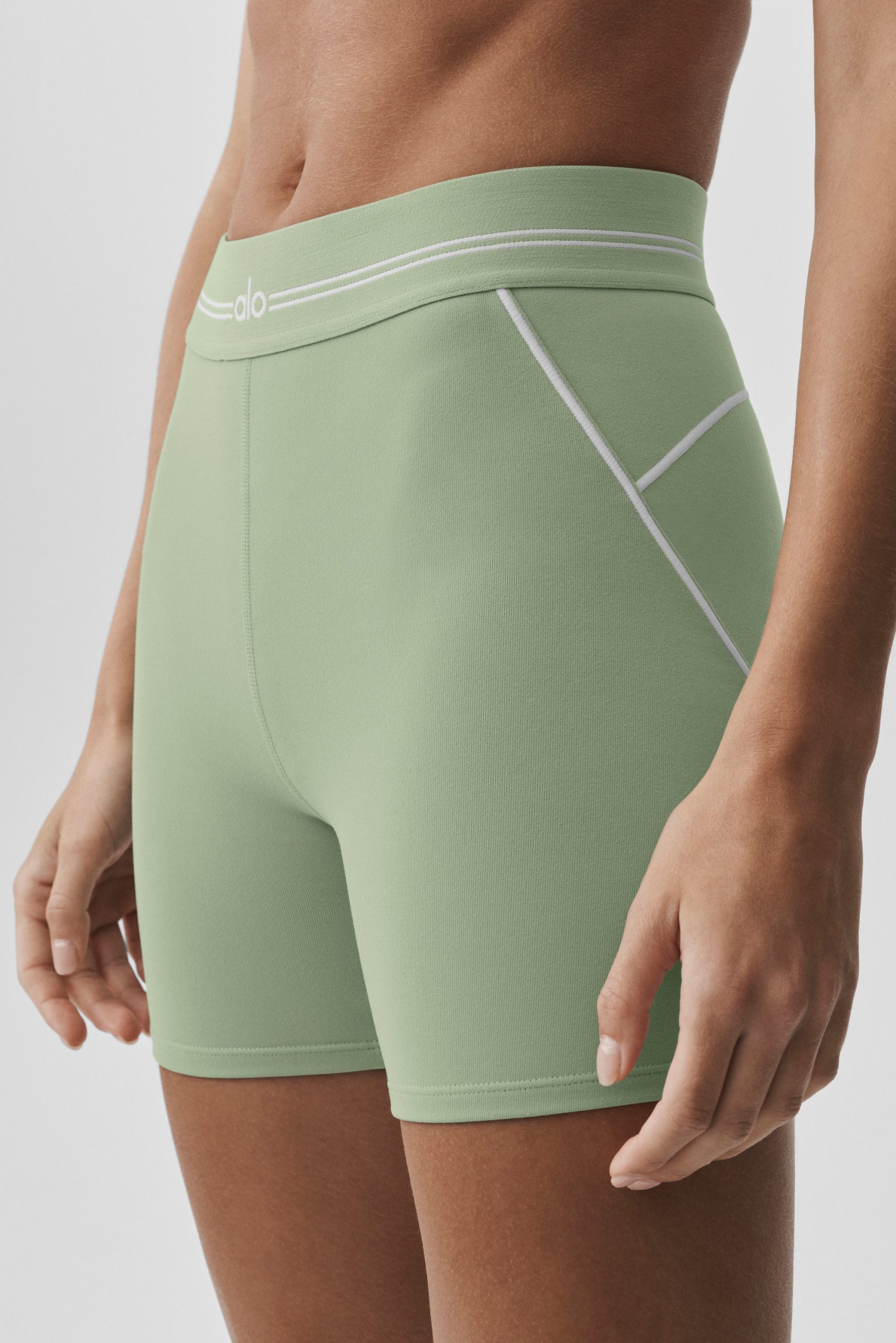 4 Airbrush High-Waist Heart Throb Short - Dune Grass/White - Image 3