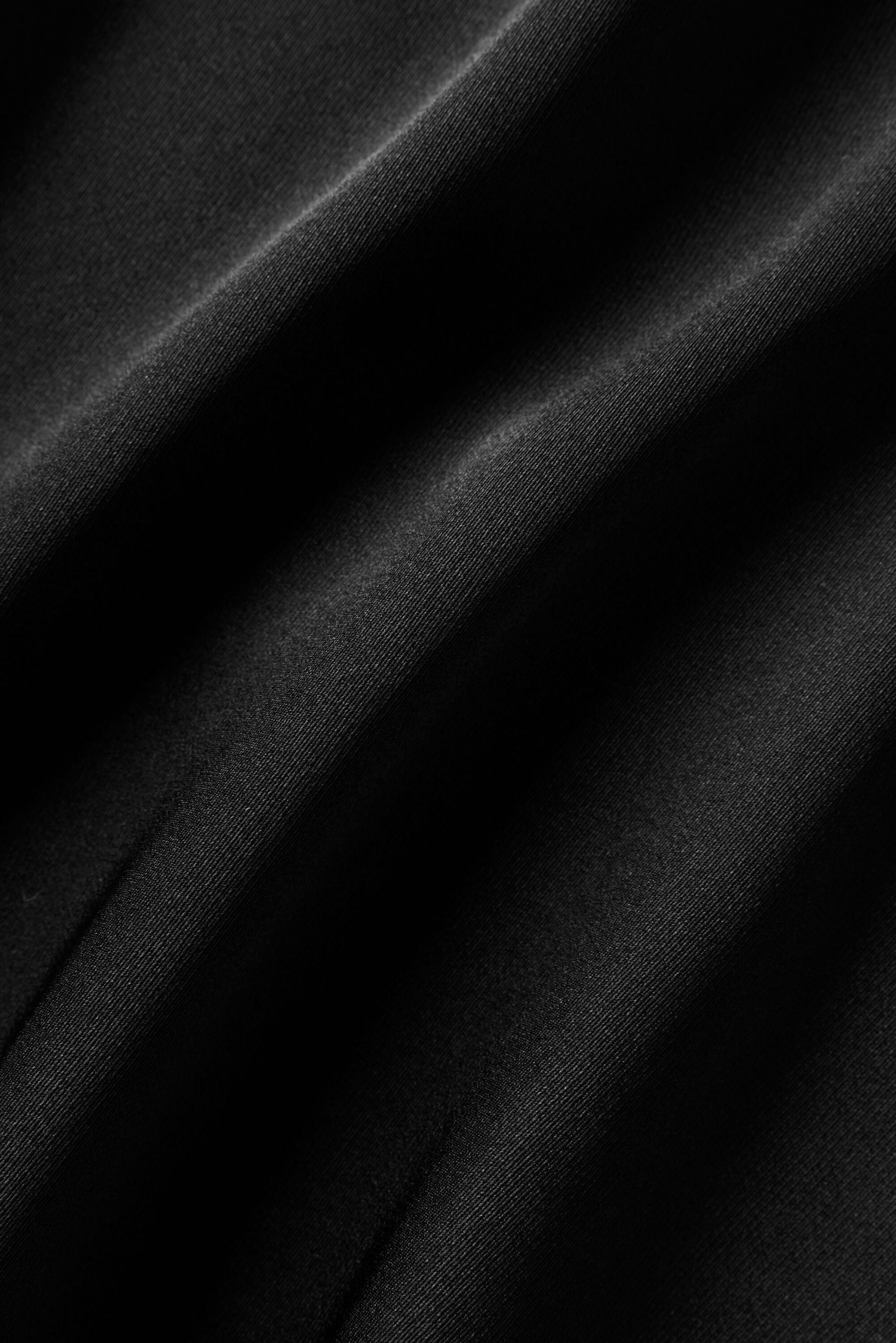 Silk Blend Radiance Short - Black - Image 5