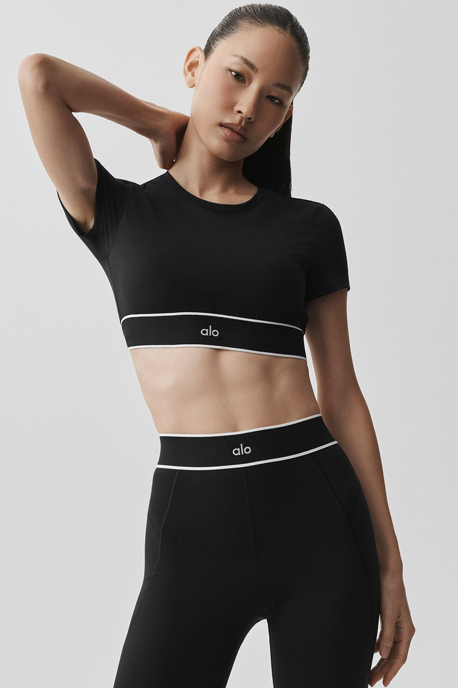 ALO Softsculpt Amp It Up Short Sleeve Bra - Black - Image 3